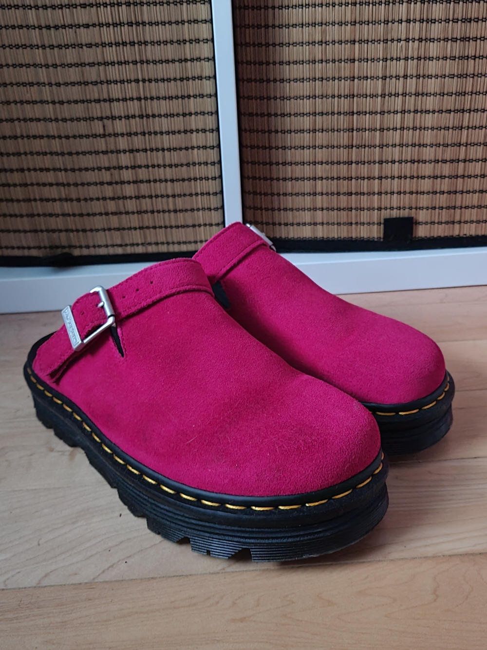 Europe exclusive dr martens mules